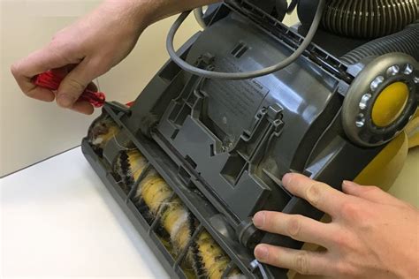 Vacuum repair. While the average cost of appliance repair is $65, the price can range from $45 to $120. A technician may set a flat rate or charge by the hour. The average hourly cost is $65, although this can range from $40 to $95. Appliance repair technicians typically set their prices depending on the type of appliance, level of difficulty and other factors. 