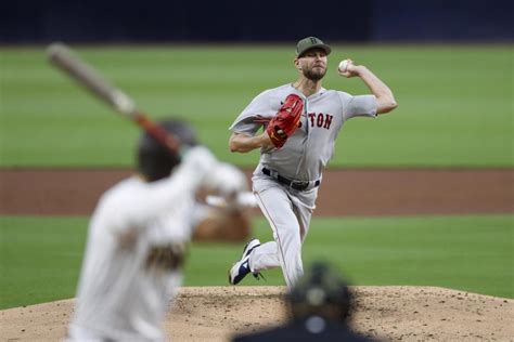 Valdez’s 3-run homer, Sale’s 7 strong innings carry Red Sox over Padres 4-2