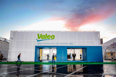 Valeos - Valeo | 1,394,477 followers on LinkedIn. Smart technology for smarter mobility. | As a technology company and partner to all automakers and new mobility players, Valeo innovates to make mobility ...