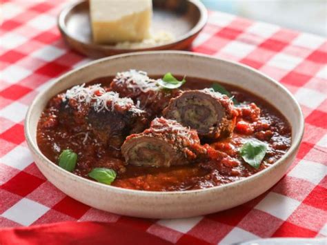 Valerie bertinelli braciole recipe. Ingredients. For the Braciole: 1 1/2 cups milk; 2 cups ½-inch bread cubes, cut from day-old Italian bread with crusts removed; 2 hard boiled eggs, peeled and coarsely chopped 