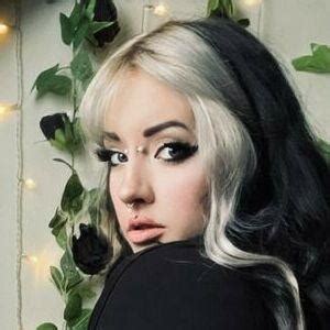 Valerievampyr - report. [deleted by user] by [deleted] in CreatorsAdvice. [–] ValerieVampyr69 6 points 7 months ago. I have really bad anxiety and was in the same boat as you when I started. 🖤 I lost my job due to covid and I landed that job out of luck and my boss was very understanding about my social anxiety. 