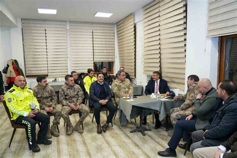 Vali Çelik, yılbaşında mesai yapan ekipleri ziyaret etti MSN.