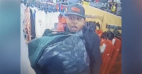Vallejo police looking for smiling jeans thieves