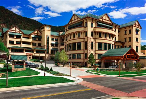 Valley view hospital. Valley View Hospital is a privately owned healthcare facility in Glenwood Springs, Colorado that features an emergency room and 78 patient beds. The providers of Imaging at Valley View operate out of the radiology department at the hospital. The featured practitioners include Drs. Jason DiCarlo, Brandon Taylor, and William Weathers. 