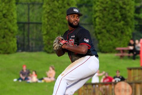 ValleyCats plate 11 for opening-day win