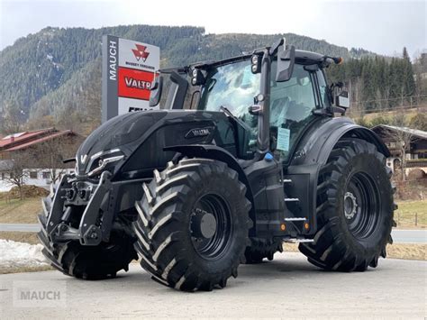 Valtra traktor