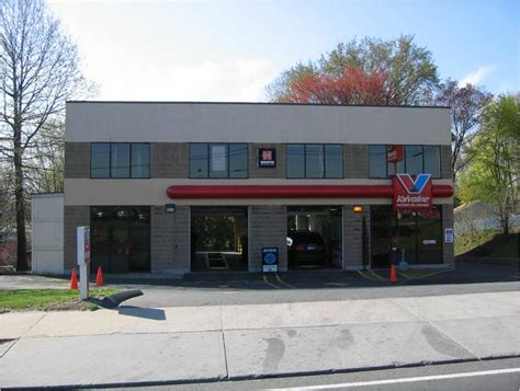 Valvoline bristol ct. Help improve road visibility – with windshield wiper blade replacement services from Valvoline Instant Oil ChangeSM. Our certified technicians can perform this service in the same amount of time it takes to get an oil change – while you wait in the convenience of your car. We’ll inspect your wiper blades as part of our free maintenance ... 