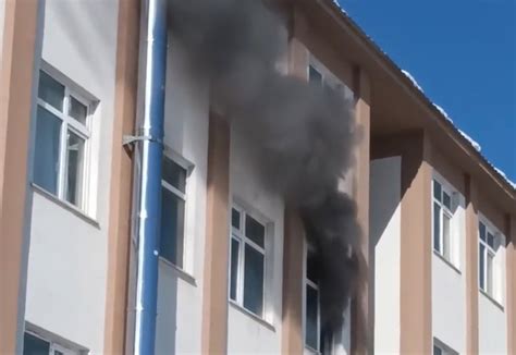 Van’da okulda korkutan yangıns
