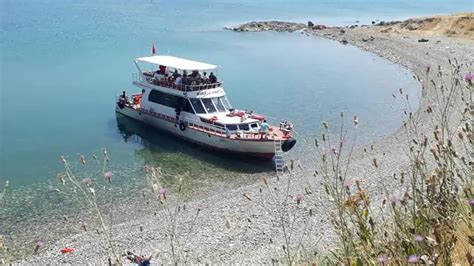 Van Gölü Tekne Turu ve Evlenme Teklifi TY-762220 .