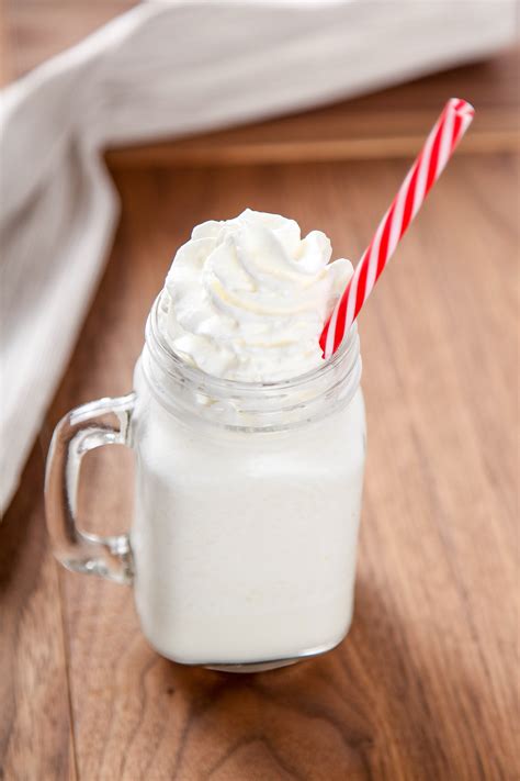 Vanilla frappuccino. Mar 27, 2023 · Freeze the java. Pour it into ice cube trays and freeze. Blend. Place the coffee ice cubes into the carafe of a blender. Add in milk and any desired flavorings, syrups, extracts or spices. Blend ... 