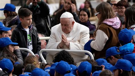 Vatican: Pope to leave hospital on Saturday, eats pizza