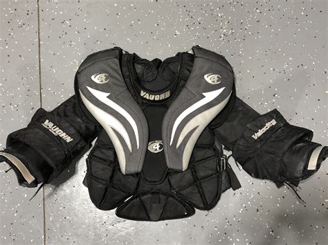 Vaughn Velocity V4 7600 goalie chest protector review