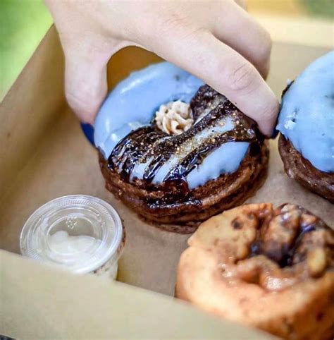 Vegan donuts near me. I’ve toyed with the idea of vegetarianism — veganism would involve giving up cheese and that’s something this Spaniard cannot bring herself to do — on numerous occasions. But there... 