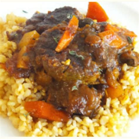 Vegan oxtails. I’ve toyed with the idea of vegetarianism — veganism would involve giving up cheese and that’s something this Spaniard cannot bring herself to do — on numerous occasions. But there... 