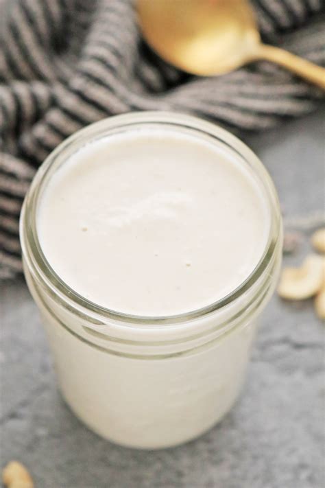 Vegan replacement for heavy cream. In a high-speed blender, combine the cashews, filtered water, and salt. Blend on high until the mixture is thick and creamy. Pour the heavy cream into a container or bottle and store it overnight. It is possible to freeze vegan heavy cream for up to 3 … 