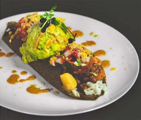 Vegan restaurants phoenix. Apr 26, 2023 · 414 South Mill Avenue, #111, Tempe. One of the best lunch spots in Tempe is hidden at the back of an enclave of shops just off Mill Avenue. Walk through the flower-filled courtyard to find a patio ... 