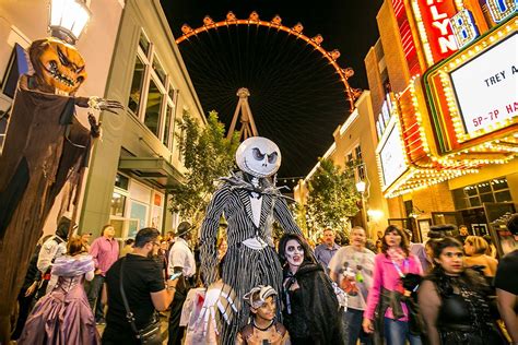 Vegas halloween party. Thinking about getting into the spirit of Halloween with some spooky themed drinks? Most Halloween drink and punch recipes use soda, candy and other added sugars — and those ingred... 