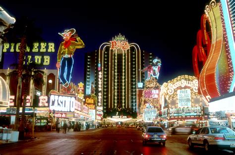 Vegas plaza