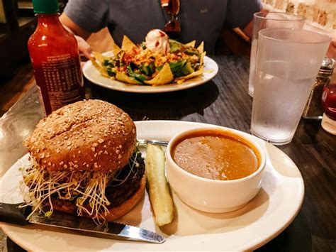 Vegetarian restaurants chicago. Chicago is famous for its history, food, culture, sports teams and climate. Chicago is the third-most populous city in the United States, though in the past, it was referred to as ... 