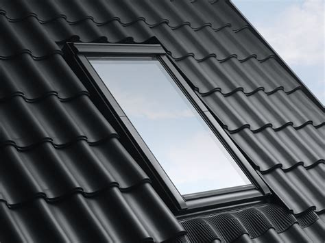 Velux. For professionals. If you are a specifier or an architect planning a new project, you can find information in the links below. If you are an installer interested in helping your clients install VELUX Flat-roof windows or would like to learn more about the benefits of selling Flat-roof window products, you can find information below or join our ... 