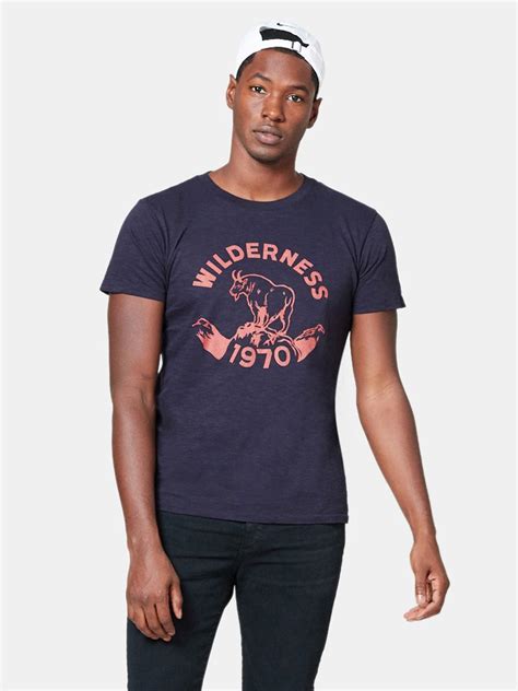 Velva sheen t shirt. Velva sheen est une marque que l'on recommande pour ses t-shirts, sweatshirts et hoodies produits aux États-Unis (à partir de coton américain). Tissés d'une ... 