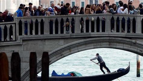Venedik Halı ve Koltuk Yıkama