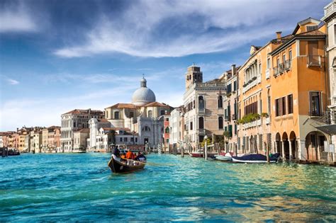 Venice to impose tourist tax for day-trippers in spring of 2024