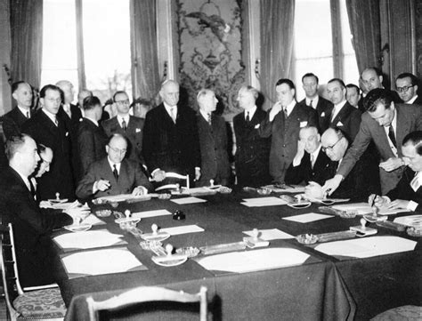 Verdrag tot oprichting van de europese gemeenschap voor kolen en staal, parijs 18 april 1951. - Manuale del softball di tre arbitri cca.