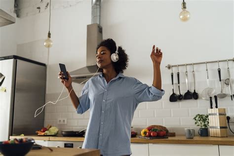 Verizon Introduces Spatial Audio Capabilities Known as Adaptive Sound