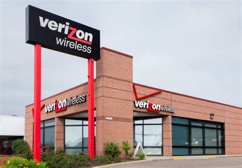 Verizon business near me. Verizon Business is the best internet provider for your small business. The provider delivers fiber internet with symmetrical upload and download speeds ranging from 200Mbps to 940Mbps, giving you ample … 