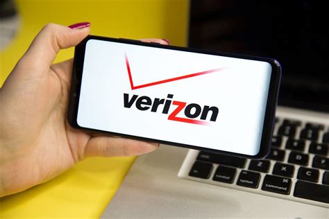 What is Verizon Wireless HR Number? Verizon Wireless HR Number where you can talk to a live person at Verizon Wireless human resources with regards to jobs, open positions, human resources, benefits, employment verification and employee related matters is 800-922-0204. Verizon Wireless HR Best Calling Hours.. 