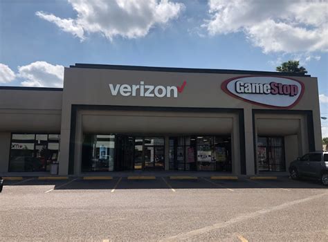 1. Carmel Mountain. Verizon Company Store. 11890 Carmel Mountain Rd, San Diego, CA, 92128. (800) 880-1077. 10 AM - 8 PM. Shop this store. Express Pickup Curbside & In-store..
