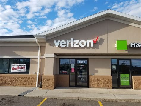 Verizon rhinelander wi. Shop Samsung Galaxy S23 Ultra at Verizon in Rhinelander , Wisconsin stores. Find updated store hours, deals and directions to Verizon stores in Rhinelander 