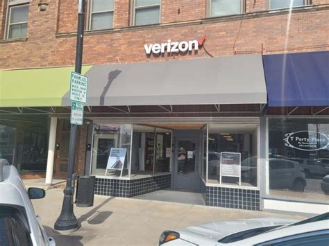 Verizon seward ne. Victra Seward is a Verizon retailer in Seward, NE that offers a wide range of wireless devices and services to meet the needs of its customers. The knowledgeable staff at this location are committed to providing excellent customer service and helping customers find the right plan and device that meets their specific needs. Whether you're ... 