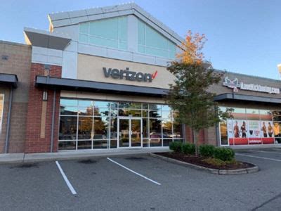We find 14 Verizon locations in Lynnwood (WA)