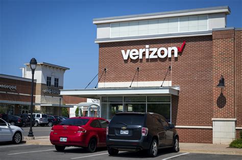4145 Town Center Way Livingston, NJ 07039 Open until 6:00 PM. Hours. Sun 10:00 AM ... Verizon Authorized Retailer - Your Wireless provides the best Verizon store experience and customer service. Shop smartphones, iPhone, iPad, tablets, Apple Watch, Fios, unlimited wireless plans, monthly discounts and more at our Livingston, NJ location. .... 