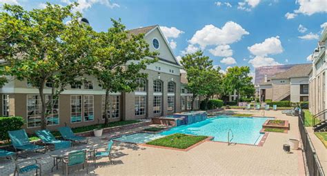 Ratings & reviews of Verlaine on the Parkway in Dallas, TX. Find the best-rated Dallas apartments for rent near Verlaine on the Parkway at ApartmentRatings.com.. 