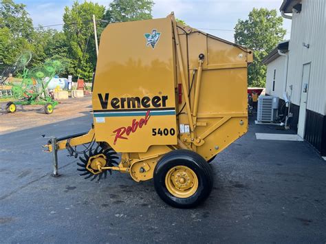 Roll along with the Rebel 5400 Baler! Vermeer's original 5' x 4' round baler hit the fields in 1999 and took hay producers by surprise. The Rebel Baler is de...
