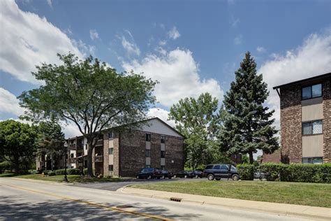 Vernon hills apartments. 360 apartments for rent in Vernon Hills, IL. Filter by price, bedrooms and amenities. High-quality photos, virtual tours, and unit level details included. 