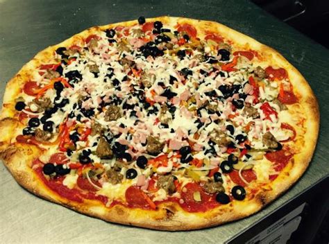 Enjoy authentic Italian cuisine, including pizzas, pastas, salads, subs and more at Verona's Pizzaria & Restaurant. Order online or dine-in at 5257 33rd St E, Bradenton, FL 34203.. 
