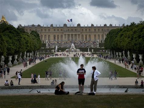 Versailles Palace evacuated again for security alert amid high vigilance in France against attacks