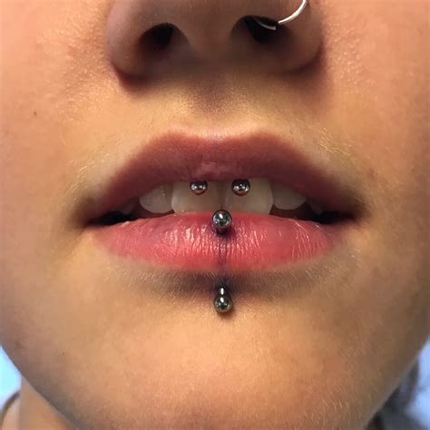 Vertical labret piercing pain. Things To Know About Vertical labret piercing pain. 