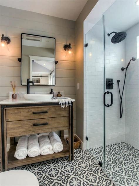 Very small bathroom - Houzz