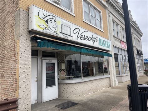 Vesecky's Bakery in Berwyn closing Tuesday after over 100 years