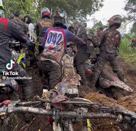ViRaL HiJaB Trail offroad & chip 1k domino 412 inspirasi yang battle royale MovieIndo dokter olahraga image 1