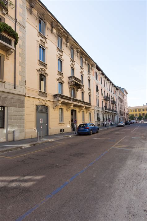 Via Bernardino Zenale, 3 - Garage