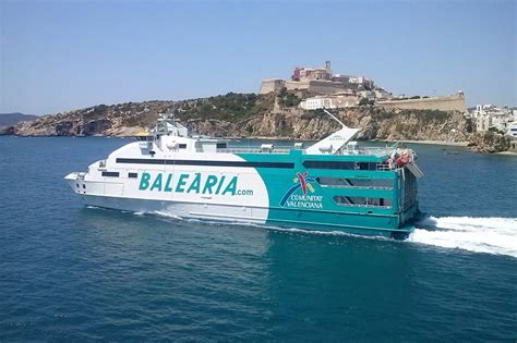 Viajar a Ibiza · Destinos en ferry · Baleària