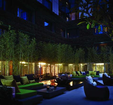 Vibes Hotel Open-Air Lounge Tsim Sha Tsui The Mira Hong Kong