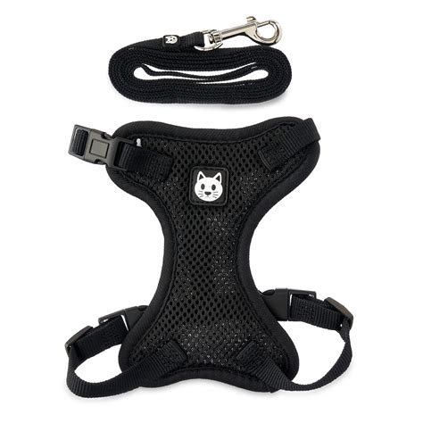 Keep your pup safe and comfortable during all your walks with the Vibrant Life Step-in Harness! This nylon harness features a step-in design that quickly and easily harnesses your pet. It's also adjustable to fit chest sizes from 22 through 36 inches, ideal for large breeds such as Golden Retrievers, Labradors, and Boxers.