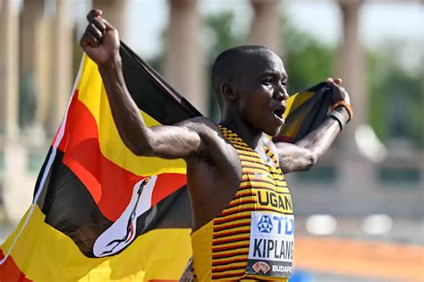 Victor Kiplangat of Uganda pulls away late to win men’s marathon on last day at worlds